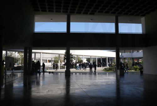 Σύσκεψη στο υπ. Παιδείας αναφορικά με emails που έλαβαν δημόσια σχολεία της Κύπρου