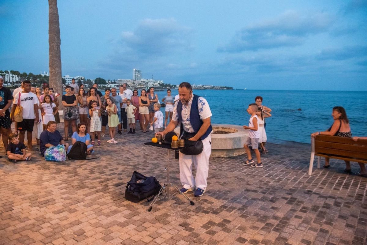 Πλούσιο θέαμα στο 1ο Pafos International Street Festival στην Πάφο