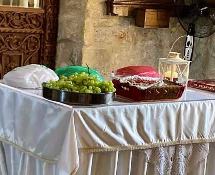 Το έθιμο της “ευχής των σταφυλιών” και φέτος σε πολλά χωριά της Πάφου