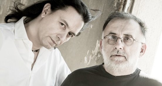 Ο Γιάννης Κότσιρας ενώνει τη φωνή του με τους μαθητές των Μουσικών Σχολείων Πάφου σε ένα αφιέρωμα στον Θάνο Μικρούτσικο