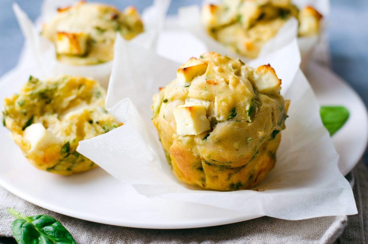 Σπανάκι και φέτα σε αφράτα αλμυρά muffins που λατρεύουν όλοι